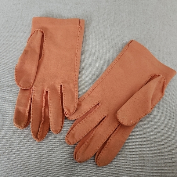Women's vintage Orange Gloves - Picture 2 of 3